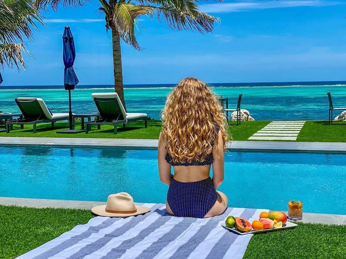 Black Urchin Boutique Resort Bodden Town 0*,